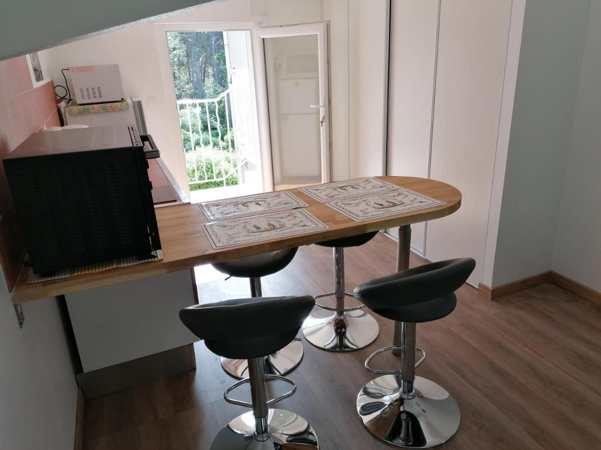 Le Clos Zinou Apartamento Lambesc